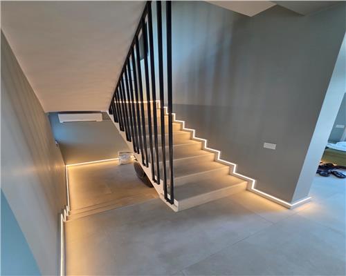 Casă deosebită, finisaje premium, 128 mp, 900 m fata de Centru Miroslava