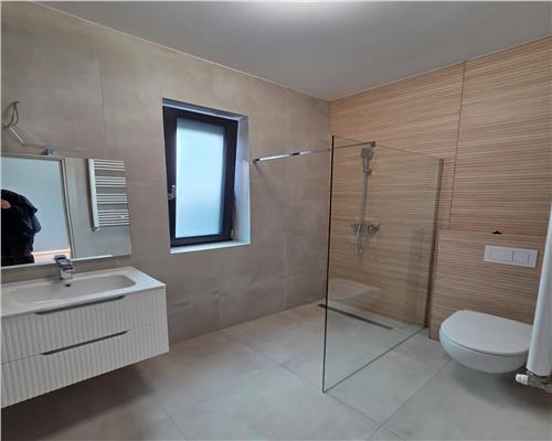 Casă deosebită, finisaje premium, 128 mp, 900 m fata de Centru Miroslava