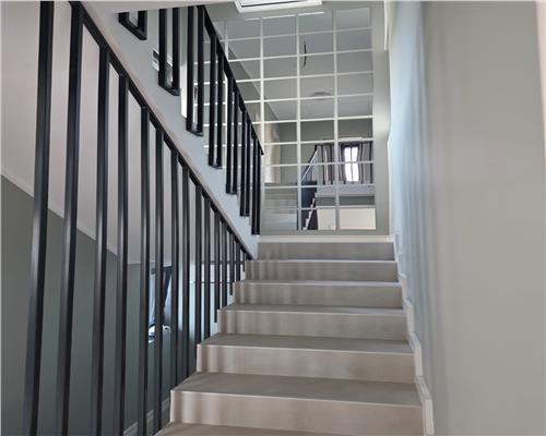 Casă deosebită, finisaje premium, 128 mp, 900 m fata de Centru Miroslava