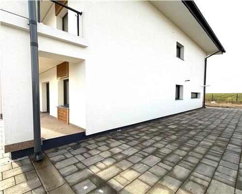 Casă deosebită, finisaje premium, 140 mp, Transanapet Miroslava