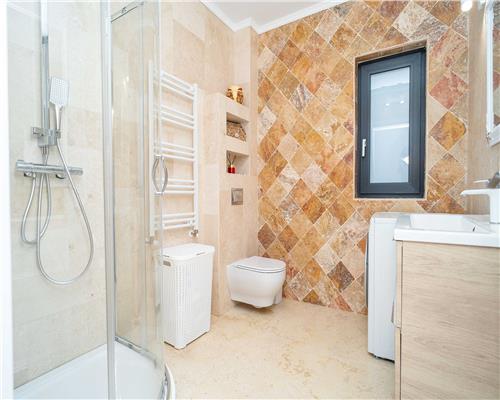 Casa exclusivista, Breazu, 244,4 mp, intabulata, toate utilitatile!