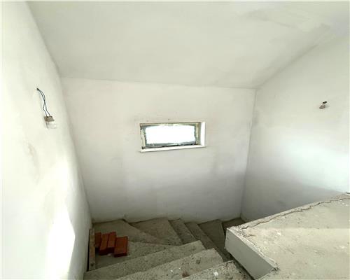 Vila 5 cam, beci, langa TLT, Rond, Vorovesti