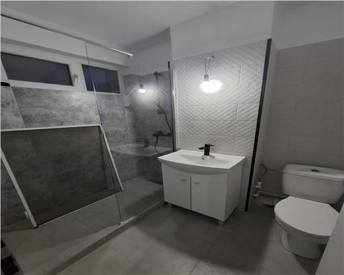 Apartament 2 camere, da vanzare Podu Ros  Piata Nicolina!
