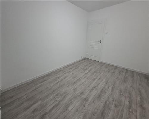 Apartament 2 camere, da vanzare Podu Ros  Piata Nicolina!