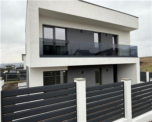 Vila moderna 132 mp, canalizare, finisata, Miroslava