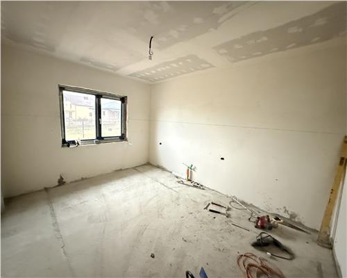 Casă parter cu beci și terasă – zonă liniștită, lângă Iași