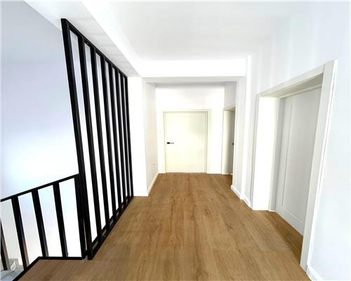 Vila Moderna, P+E, 400 teren, finisata,  asfalt, Valea Adanca Miroslava